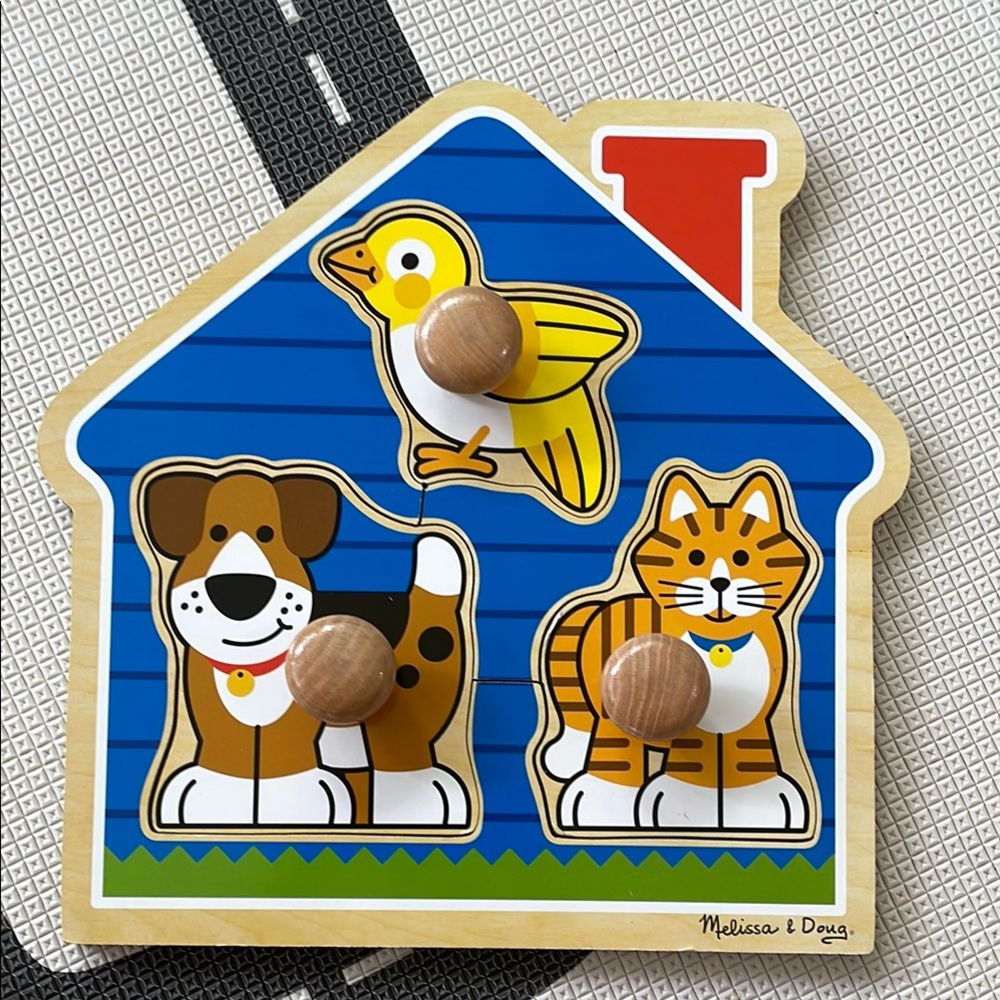 Melissa & Doug Blue and Yellow Small Pets Toy